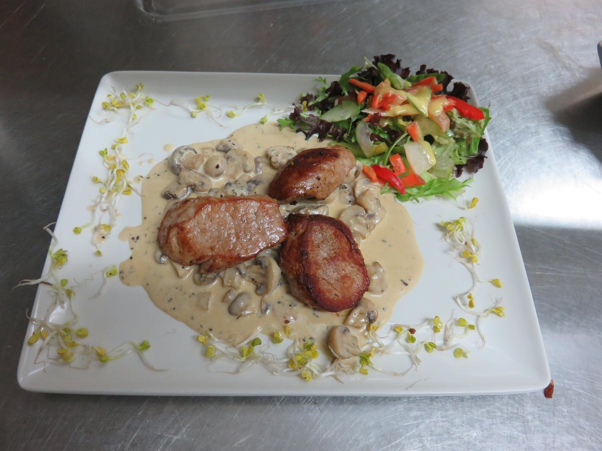 Bredeneeker Gasthaus Rastorf Ngoại thất bức ảnh